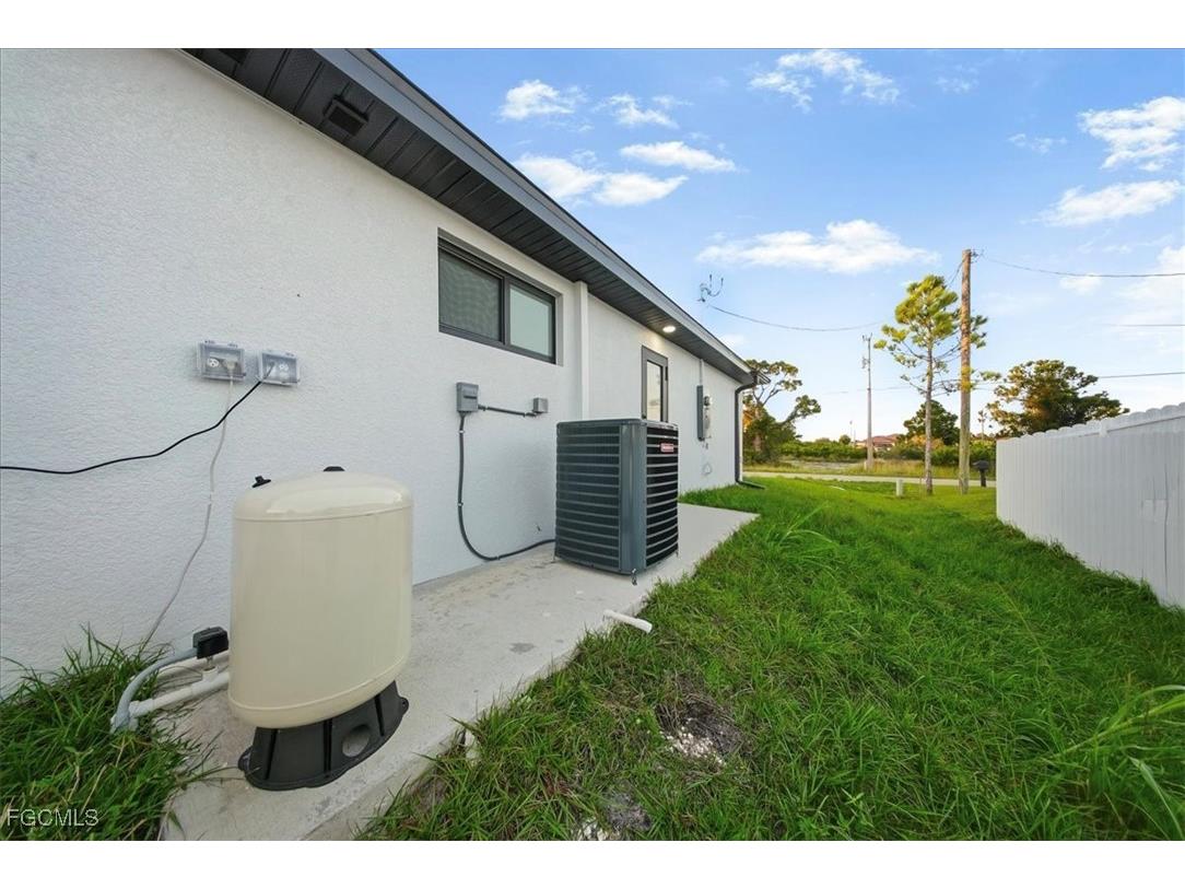 711 Roosevelt Avenue Lehigh Acres FL 33936 2025024198 image34