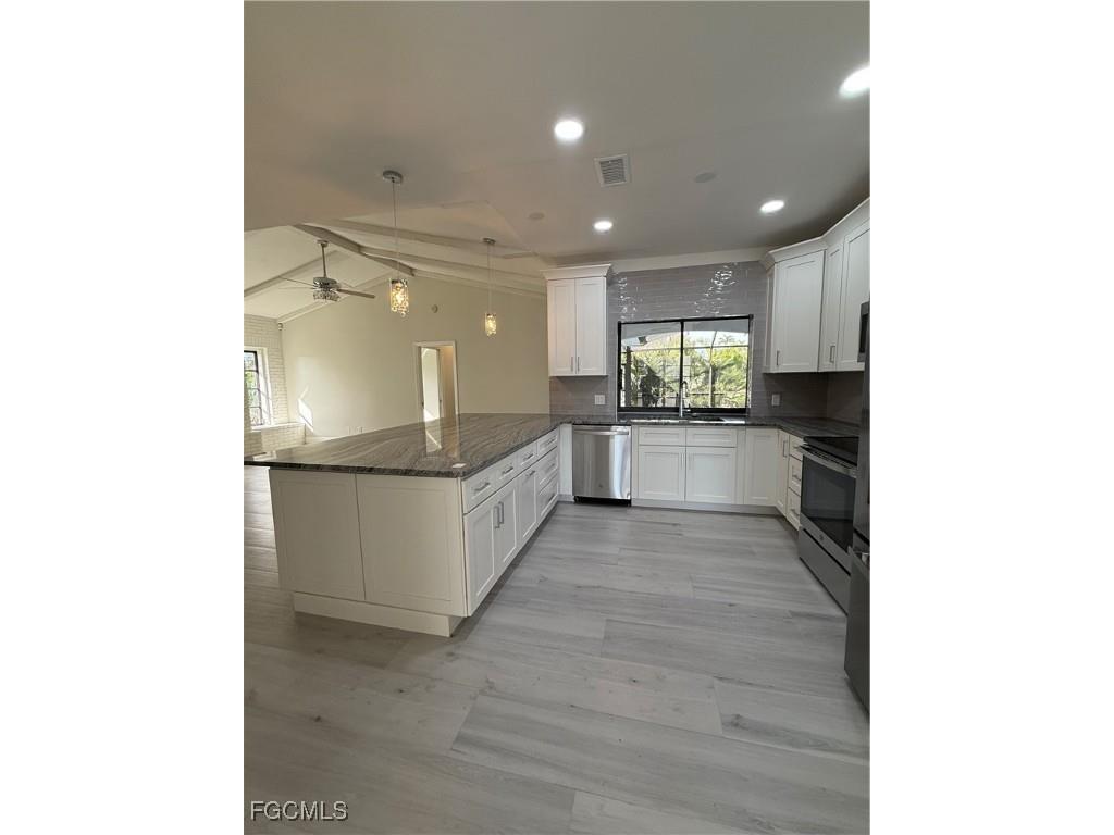 711 SE 33rd Terrace Cape Coral FL 33904 2025022244 image11