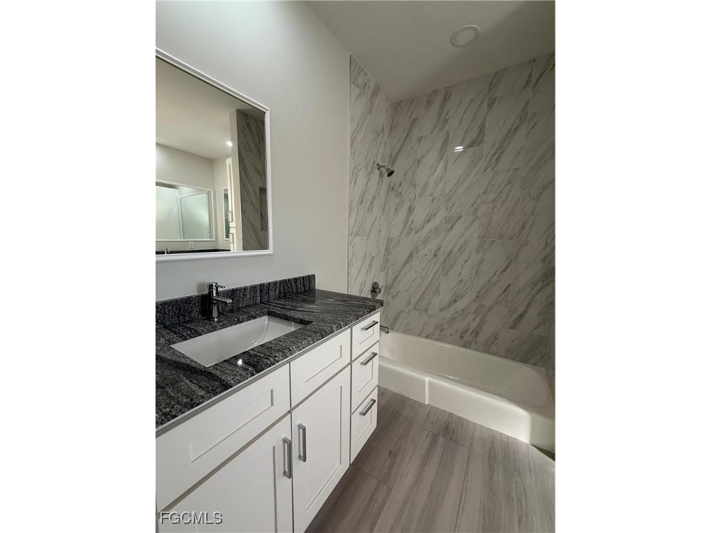 711 SE 33rd Terrace Cape Coral FL 33904 2025022244 image25