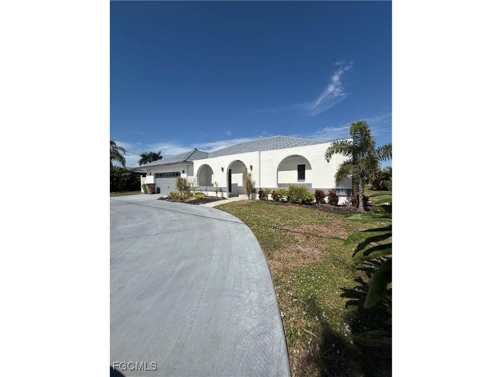 711 SE 33rd Terrace Cape Coral FL 33904 2025022244 image3