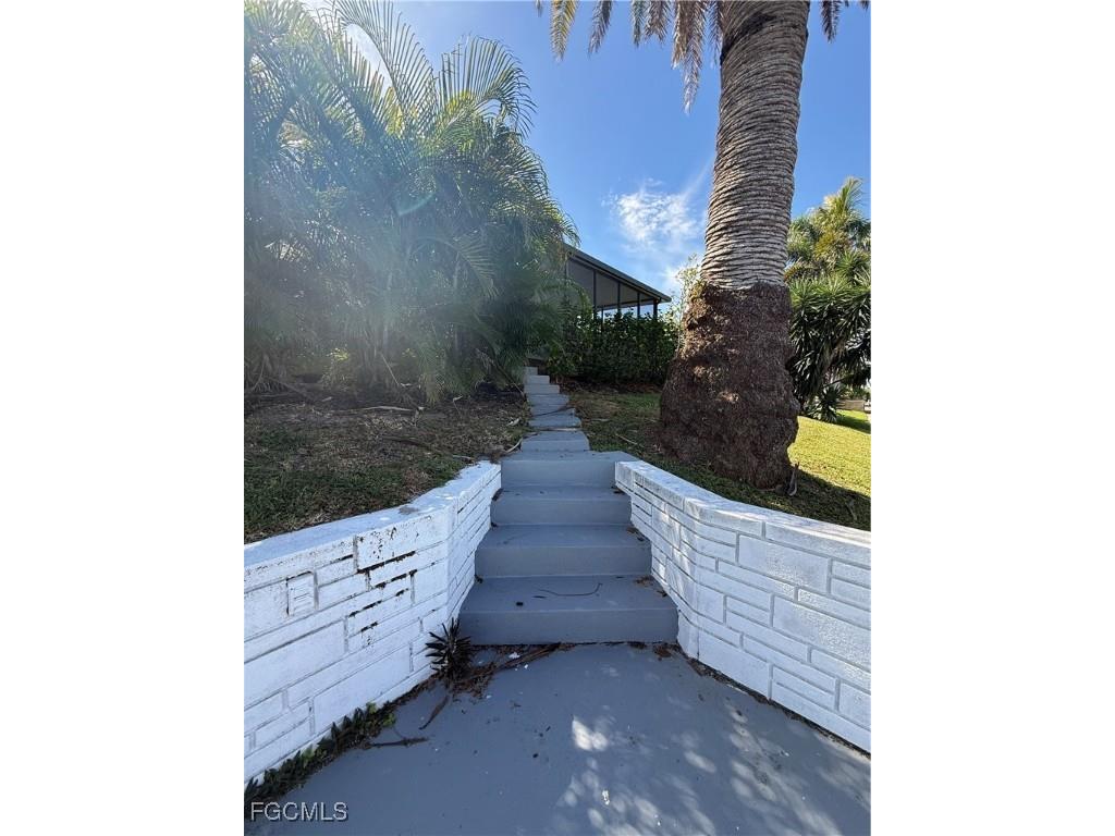 711 SE 33rd Terrace Cape Coral FL 33904 2025022244 image50