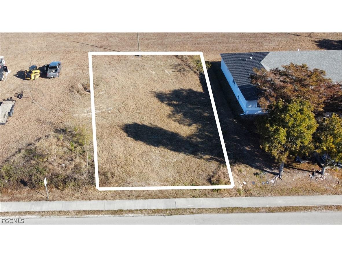 711 SE 8th Street Cape Coral FL 33990 2026006133 image1