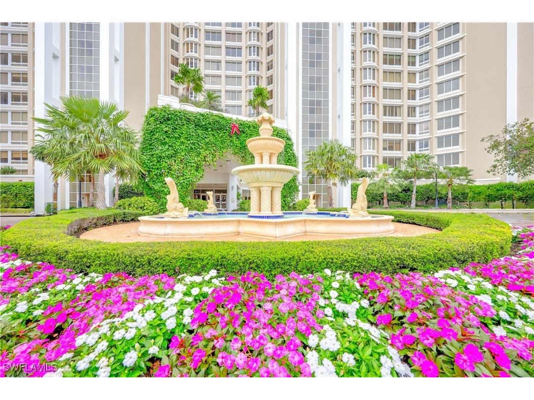 7117 Pelican Bay Boulevard #1101 Naples FL 34108 225073987 image1