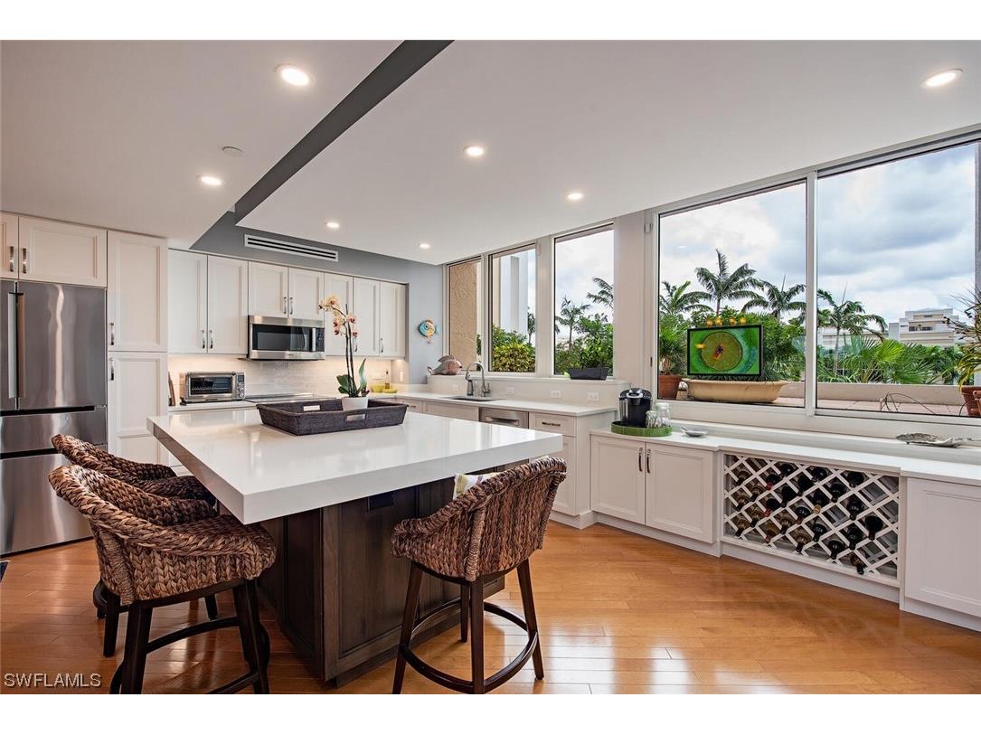 7117 Pelican Bay Boulevard #206 Naples FL 34108 223073767 image1