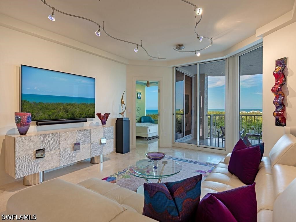 7117 Pelican Bay Blvd #507 Naples FL 34108 226023124 image4