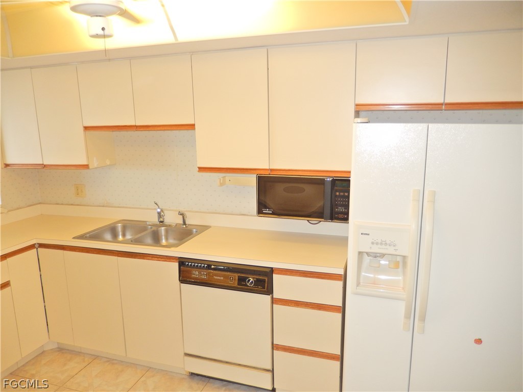 7119 Lakeridge View Court #403 Fort Myers FL 33907 2026010910 image13