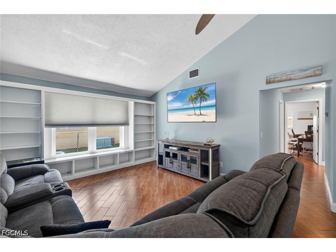 712 SE 32nd Terrace Cape Coral FL 33904 2026022161 image20