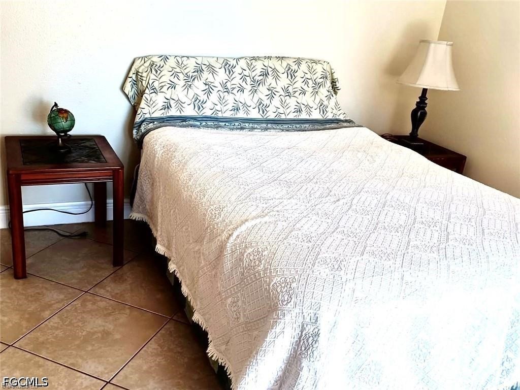 712 SE 47th Street #LEFT SIDE Cape Coral FL 33904 2026024709 image7