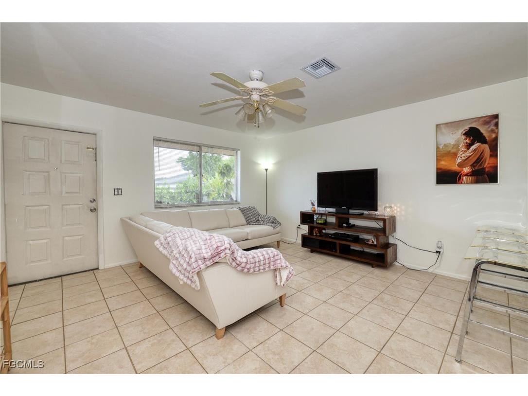 712 SE 8th Street #A Cape Coral FL 33990 2025003692 image10