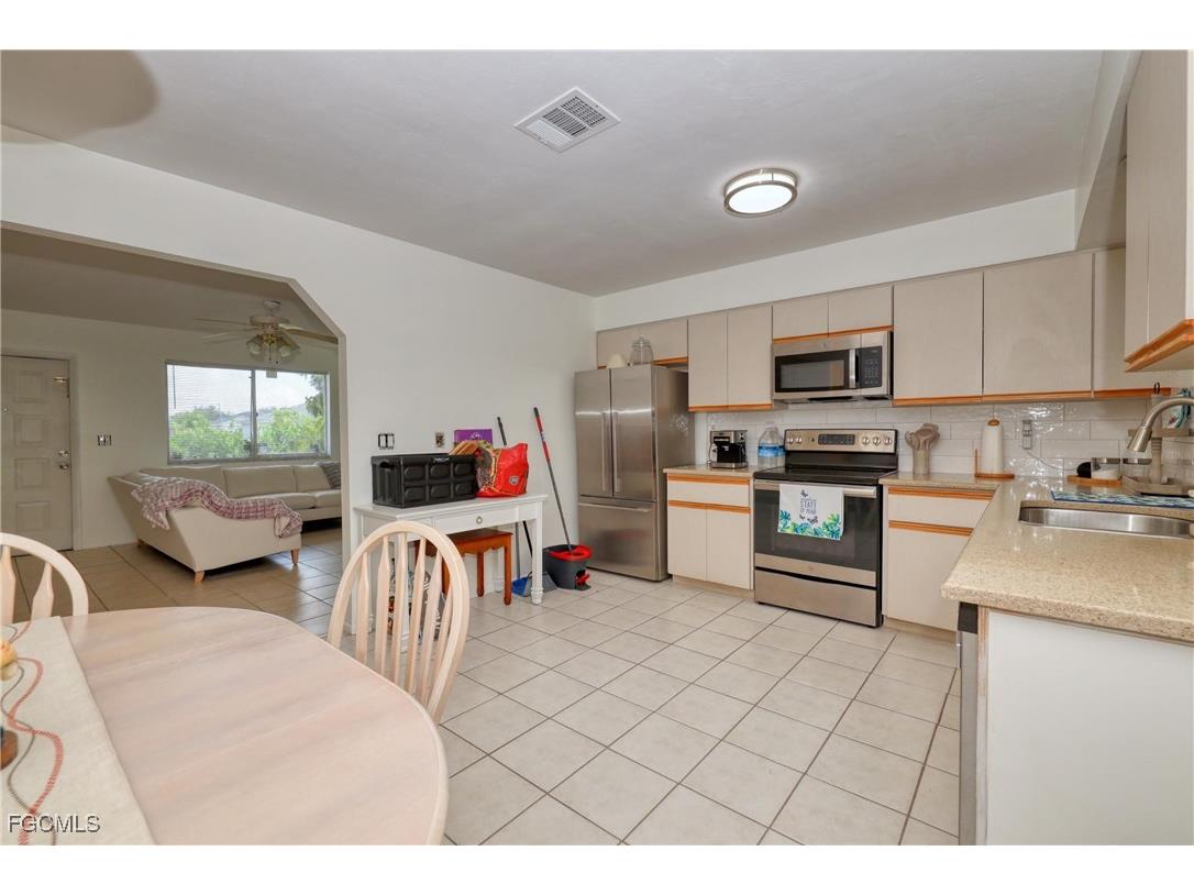 712 SE 8th Street #A Cape Coral FL 33990 2025003692 image13