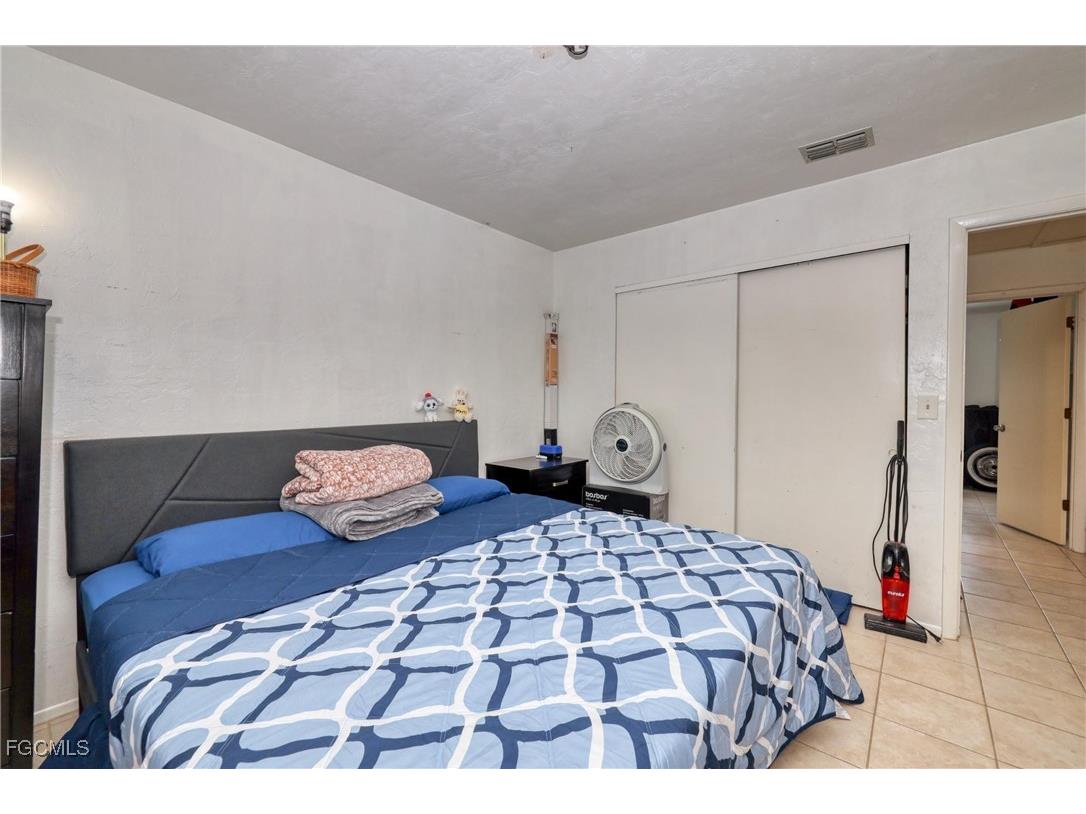 712 SE 8th Street #A Cape Coral FL 33990 2025003692 image16