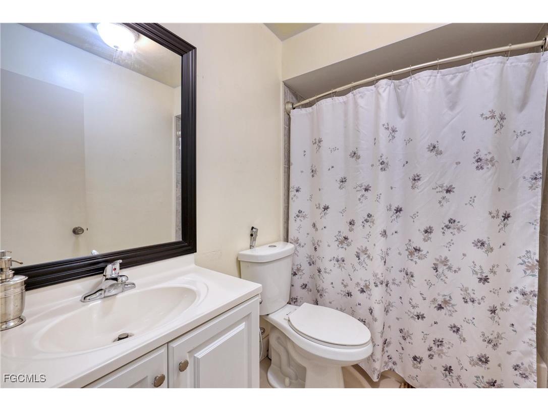 712 SE 8th Street #A Cape Coral FL 33990 2025003692 image17