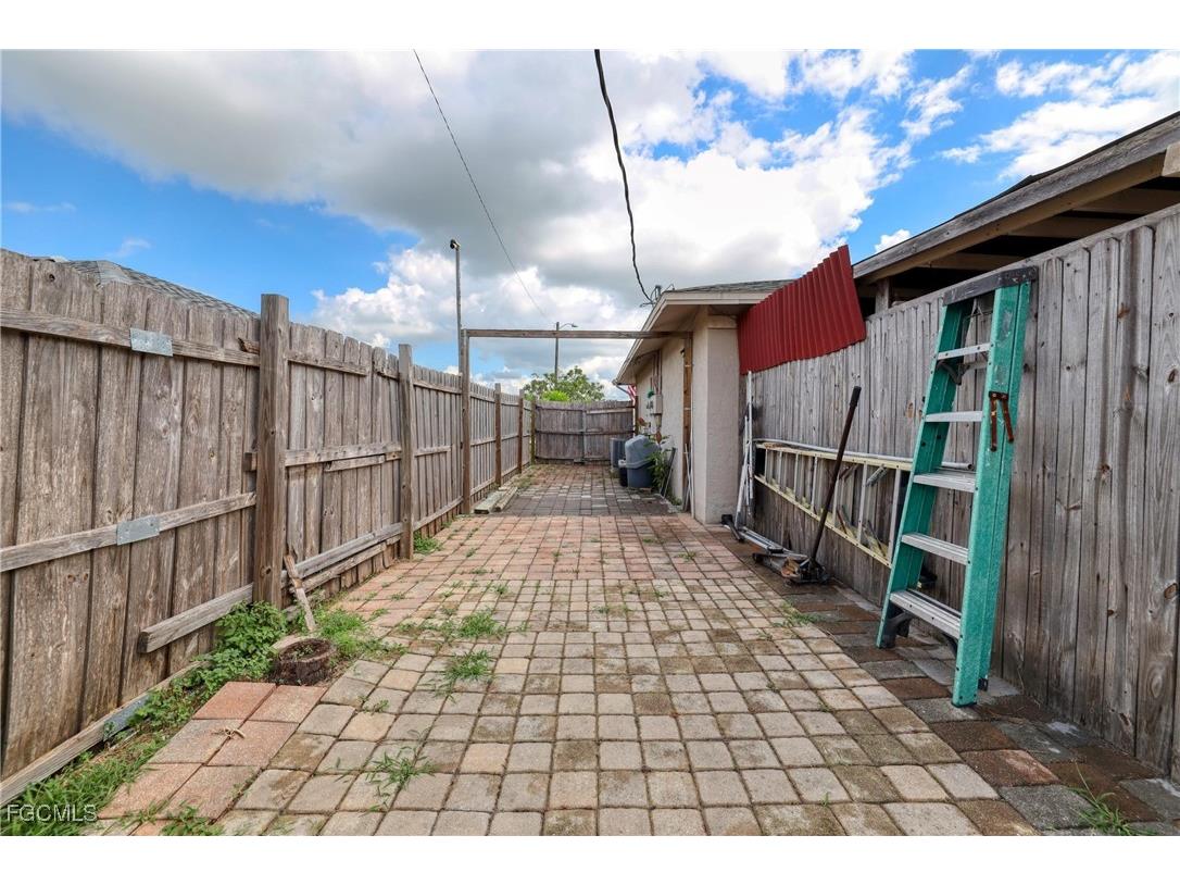 712 SE 8th Street #A Cape Coral FL 33990 2025003692 image25