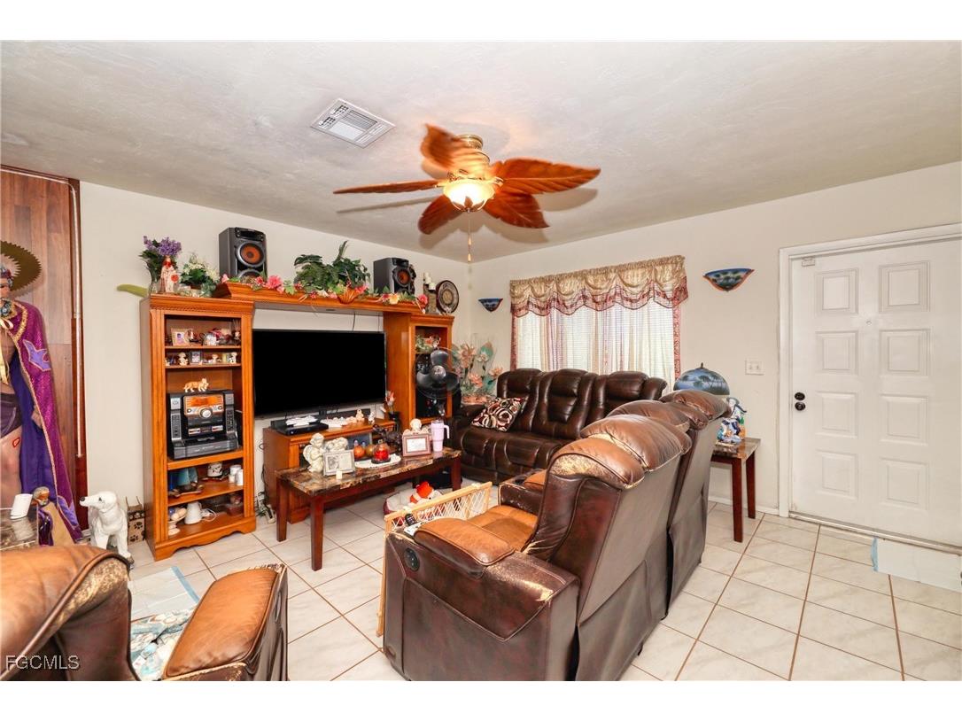 712 SE 8th Street #A Cape Coral FL 33990 2025003692 image32