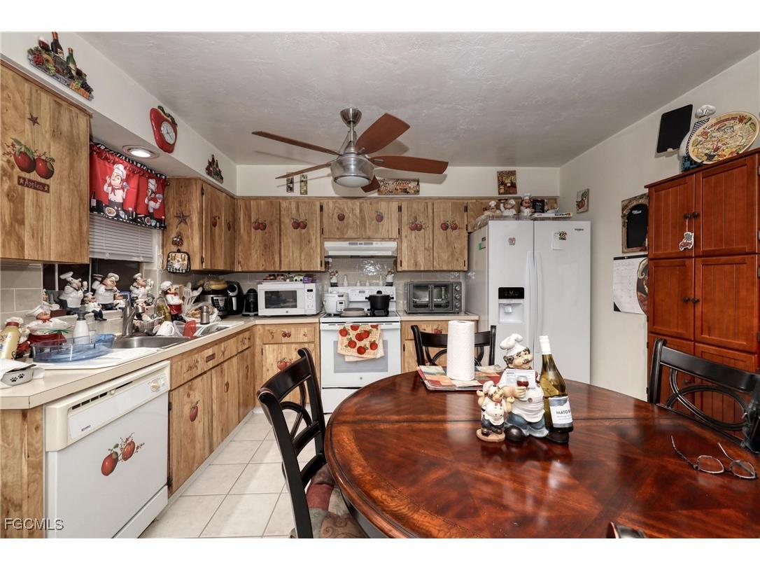 712 SE 8th Street #A Cape Coral FL 33990 2025003692 image36