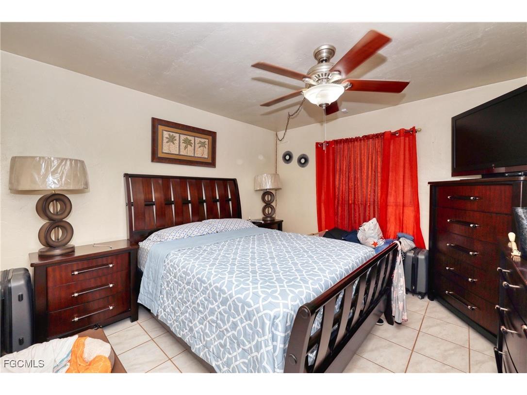 712 SE 8th Street #A Cape Coral FL 33990 2025003692 image39