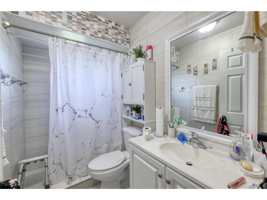 712 SE 8th Street #A Cape Coral FL 33990 2025003692 image41