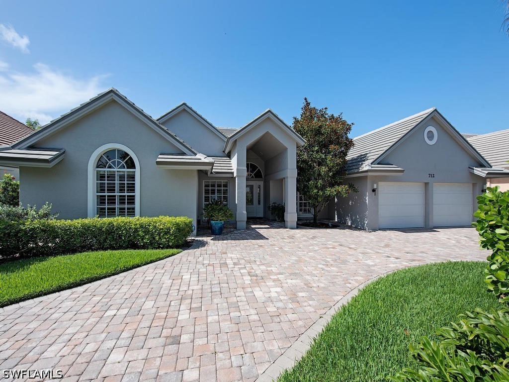 712 Shadow Lake Lane Naples FL 34108 226021881 image1