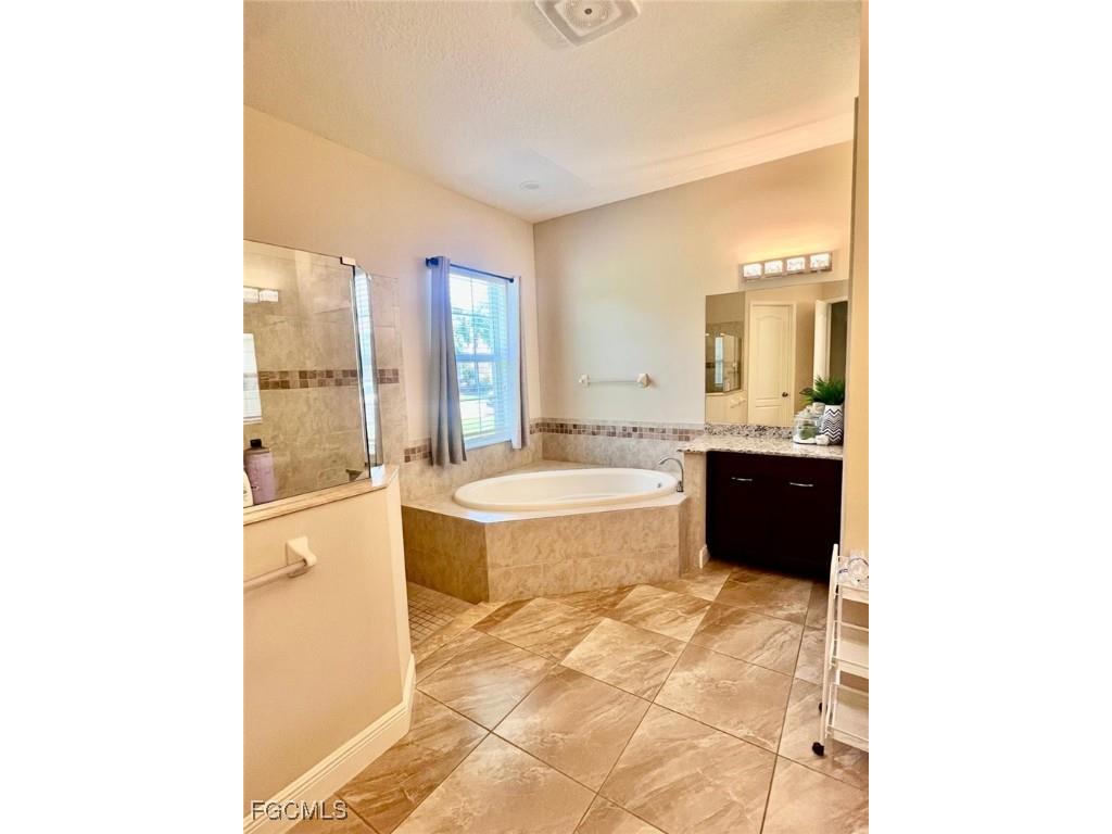 7121 Hatpin Loop Wesley Chapel FL 33545 2025011088 image8