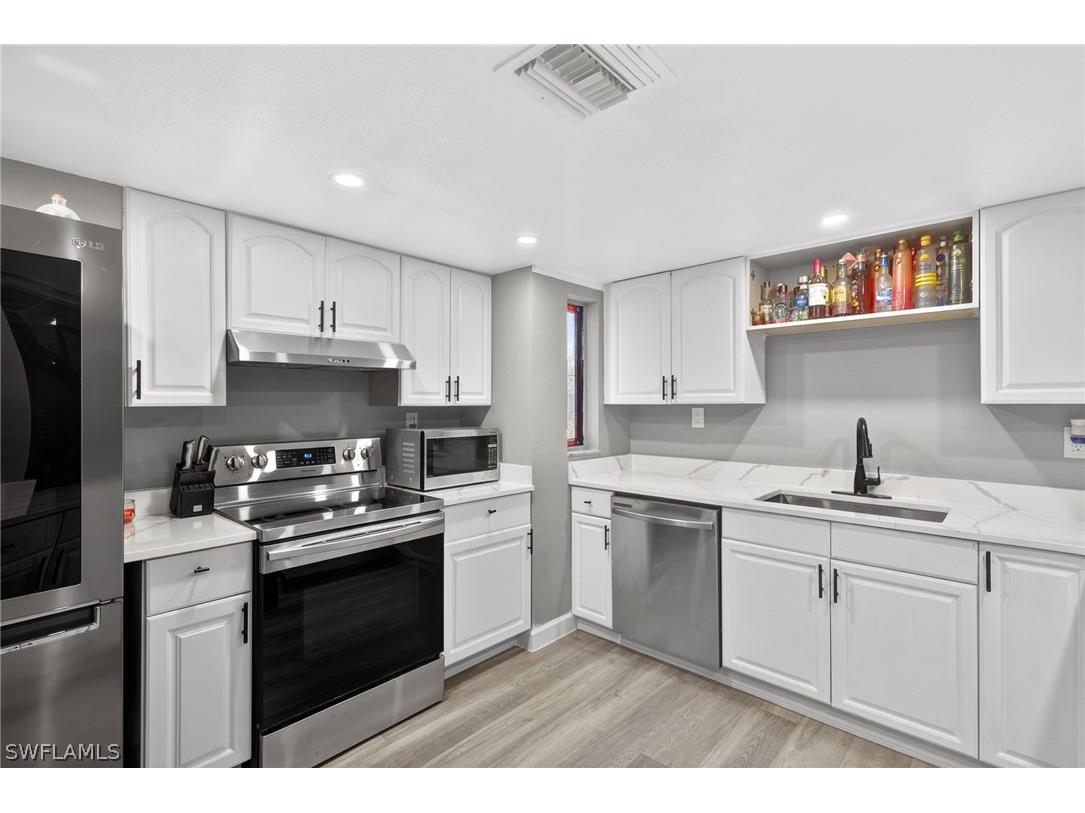 7123 Penner Lane #6 Fort Myers FL 33907 226008068 image1