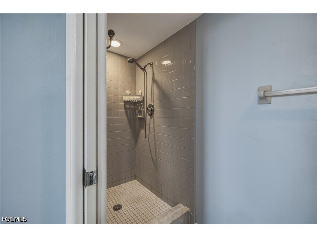 7129 Lakeridge View Court #203 Fort Myers FL 33907 2026028524 image11