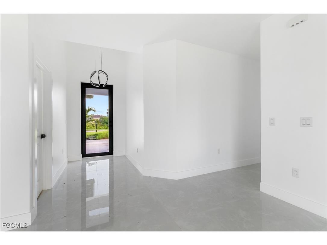 713 Camilla Street E Lehigh Acres FL 33974 2026002633 image4