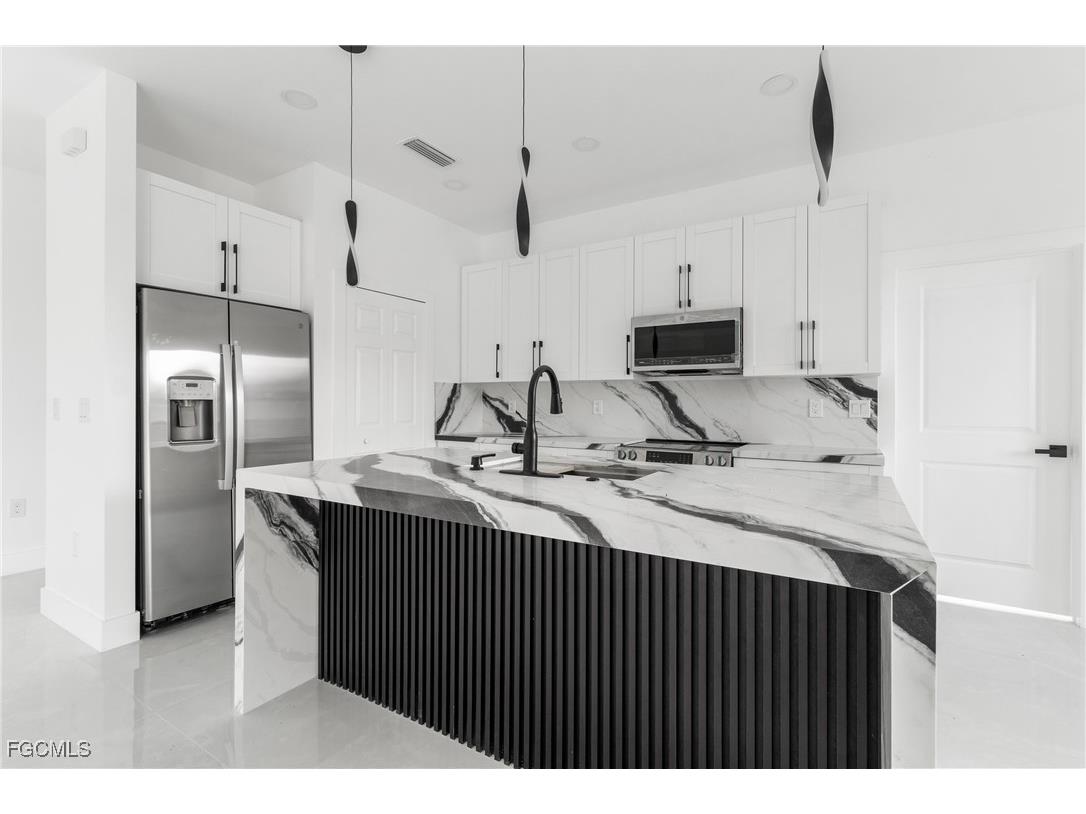 713 Camilla Street E Lehigh Acres FL 33974 2026002633 image7