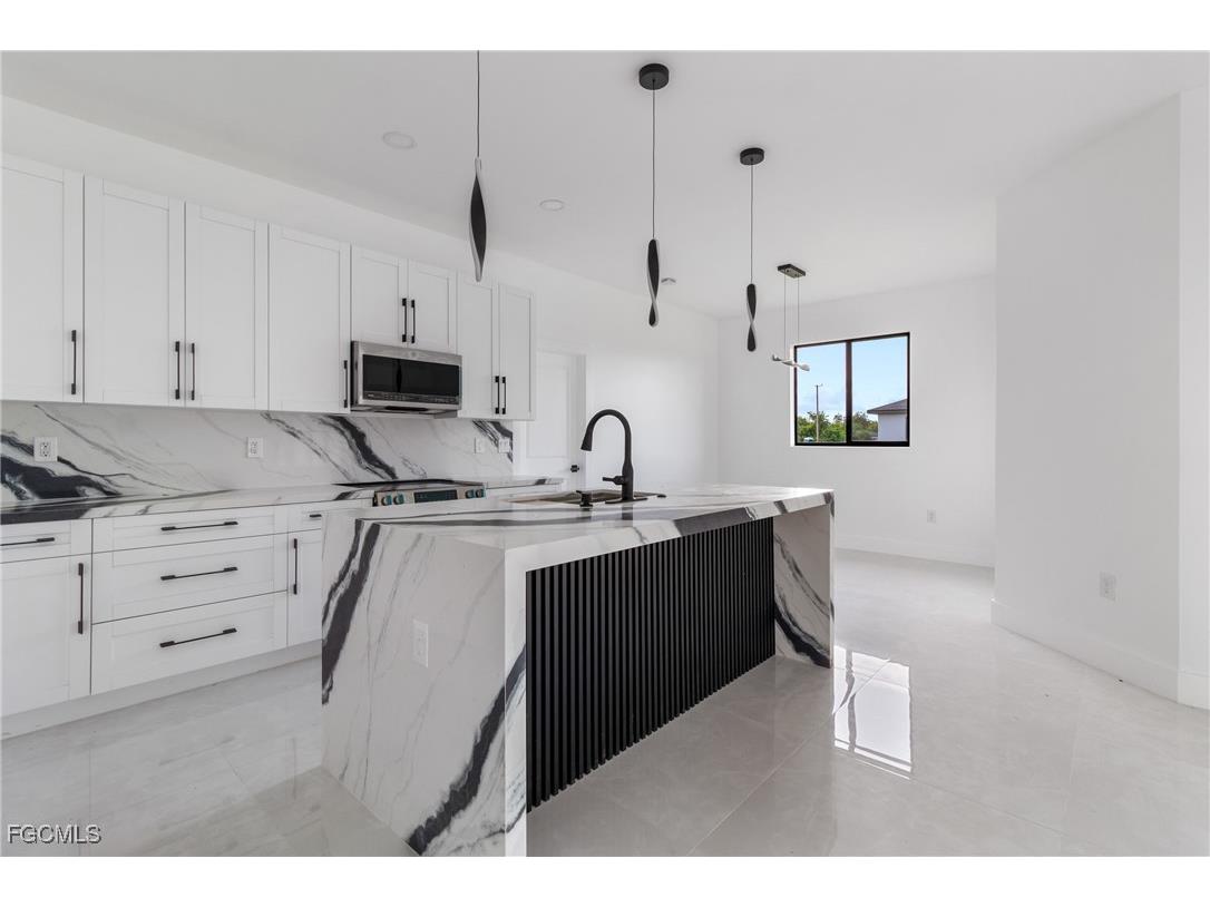 713 Camilla Street E Lehigh Acres FL 33974 2026002633 image8