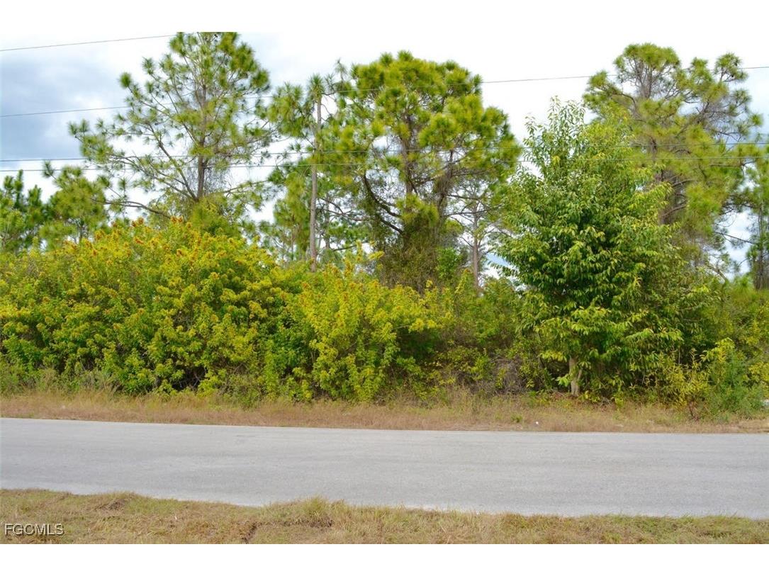 713 Colyer Street E Lehigh Acres FL 33974 2026005314 image4
