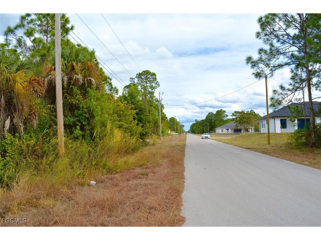 713 Colyer Street E Lehigh Acres FL 33974 2026005314 image8