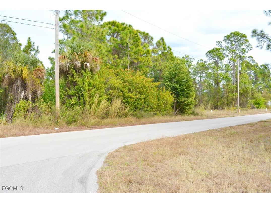 713 Colyer Street E Lehigh Acres FL 33974 2026005314 image9