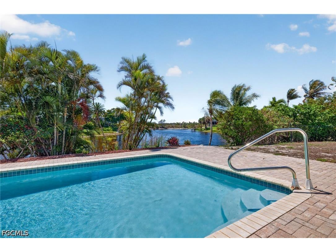 713 Durion Court Sanibel FL 33957 2026023184 image19