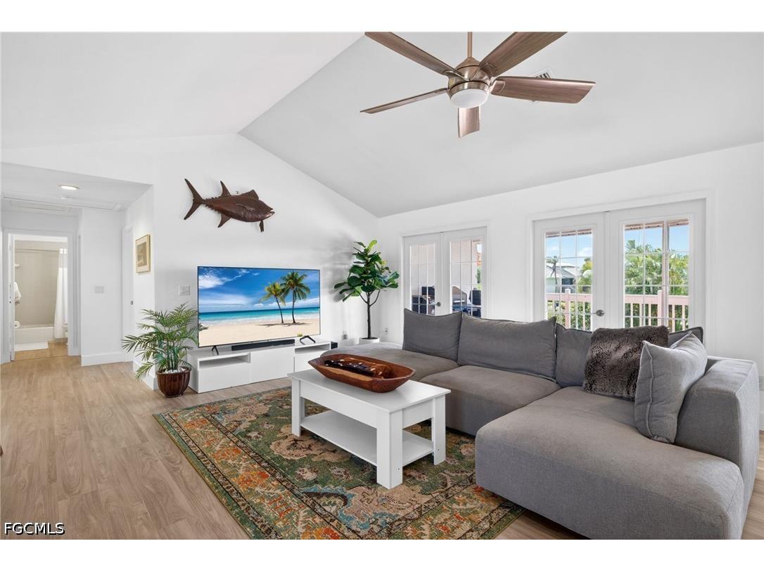 713 Durion Court Sanibel FL 33957 2026023184 image4