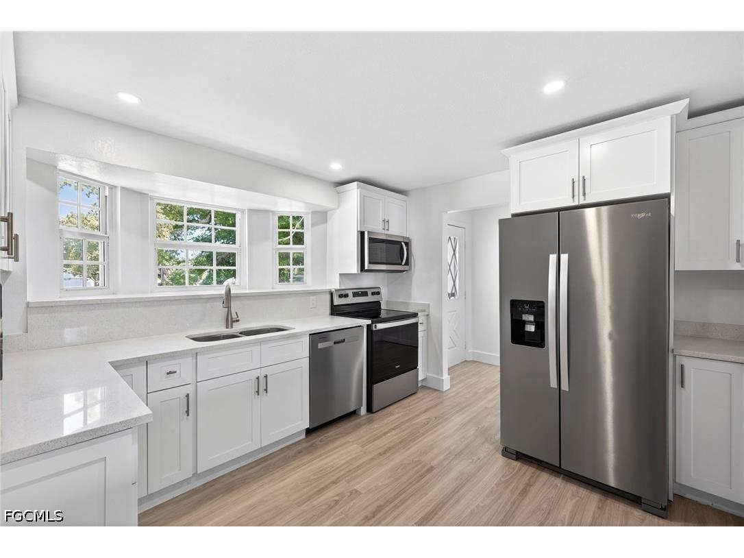 713 Durion Court Sanibel FL 33957 2026023184 image8