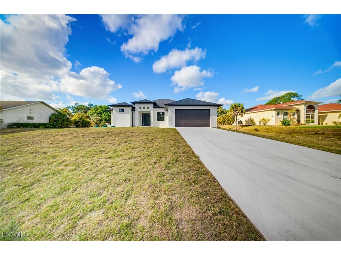 713 Hamilton Avenue Lehigh Acres FL 33972 2026003183 image1