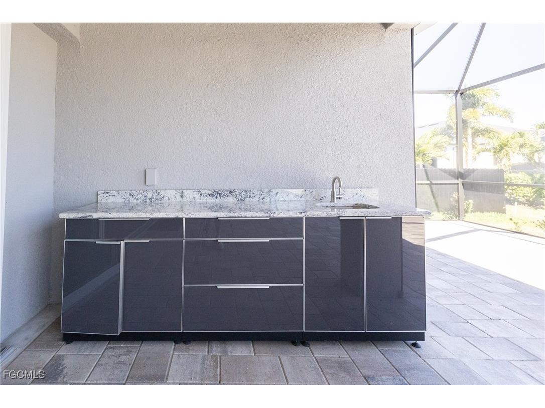713 NW 37th Avenue Cape Coral FL 33993 2026005000 image20