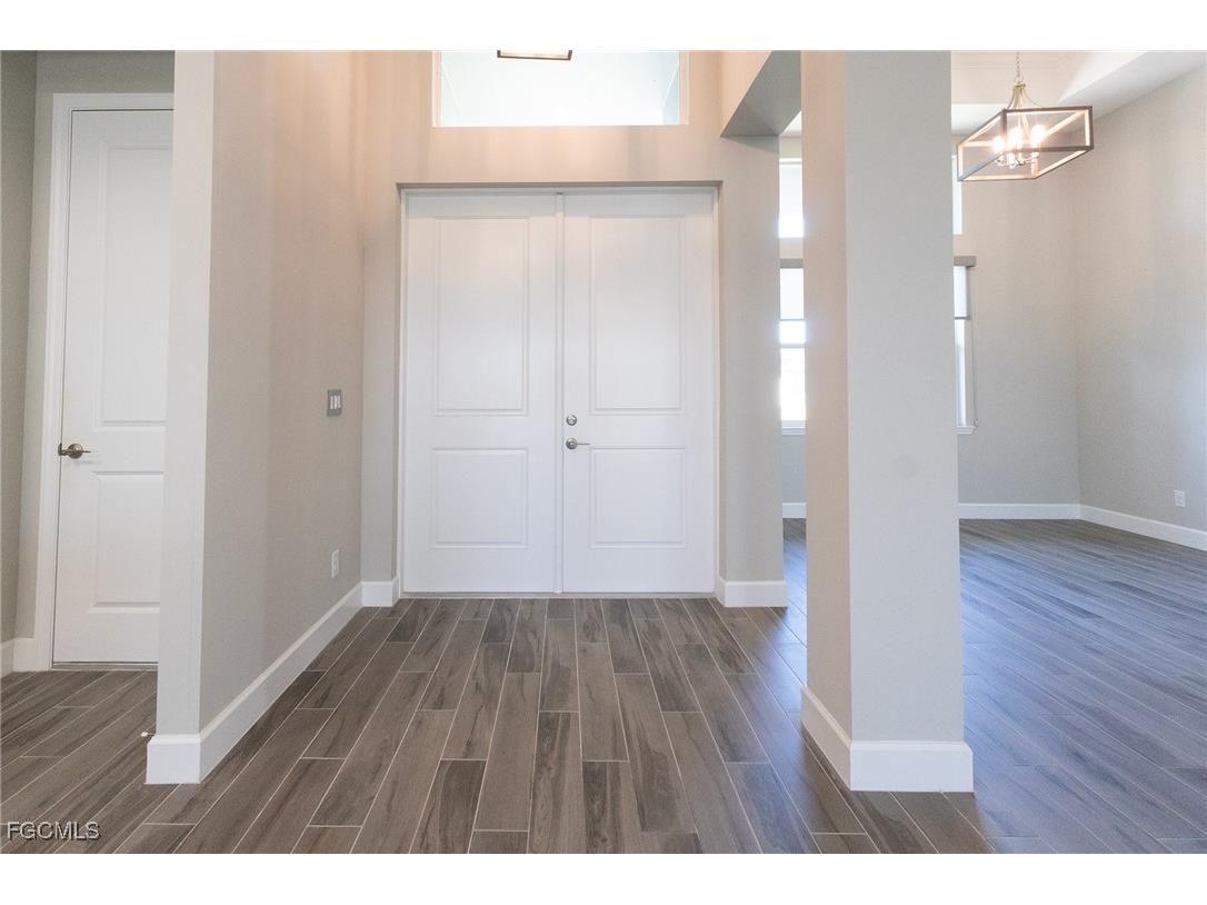 713 NW 37th Avenue Cape Coral FL 33993 2026005000 image3