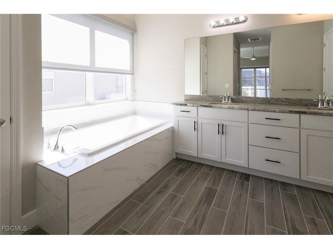713 NW 37th Avenue Cape Coral FL 33993 2026005000 image31