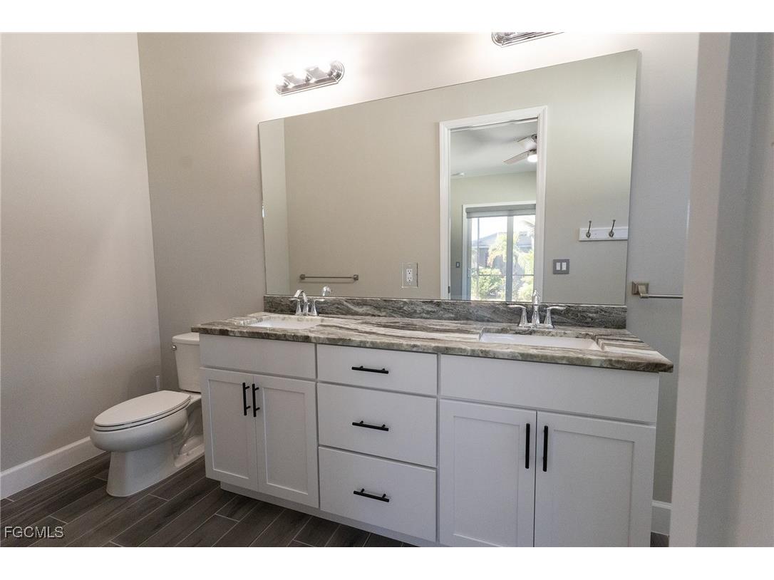 713 NW 37th Avenue Cape Coral FL 33993 2026005000 image37