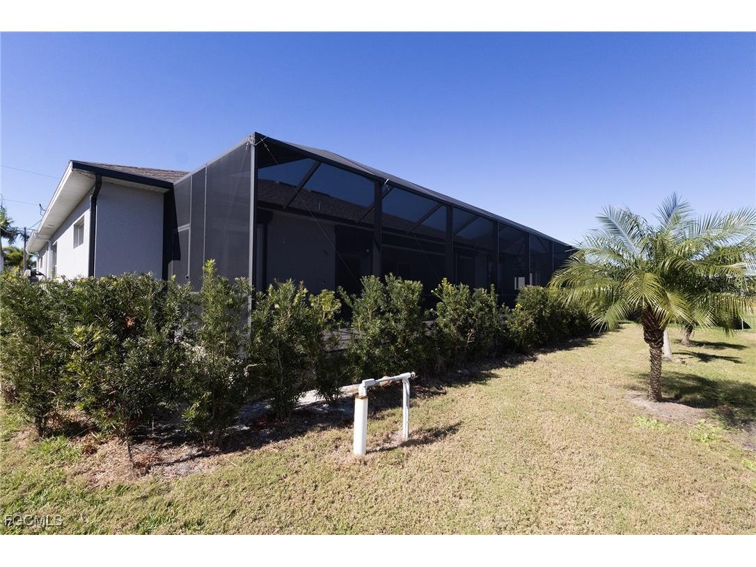 713 NW 37th Avenue Cape Coral FL 33993 2026005000 image46