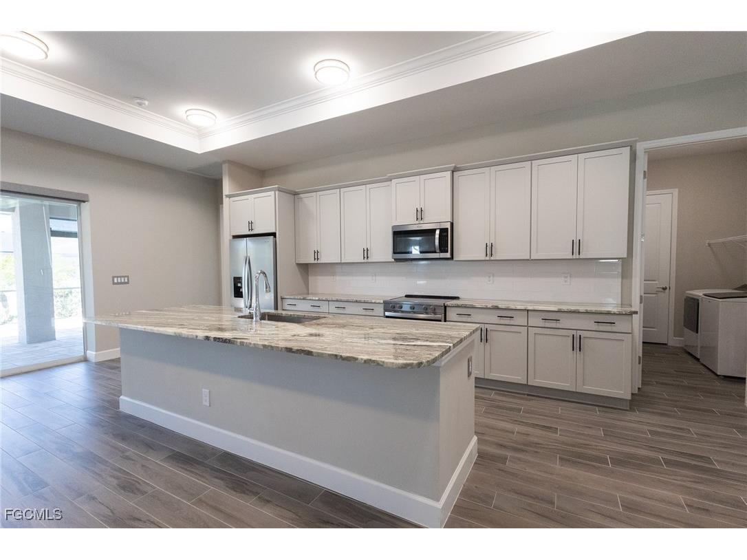 713 NW 37th Avenue Cape Coral FL 33993 2026005000 image6