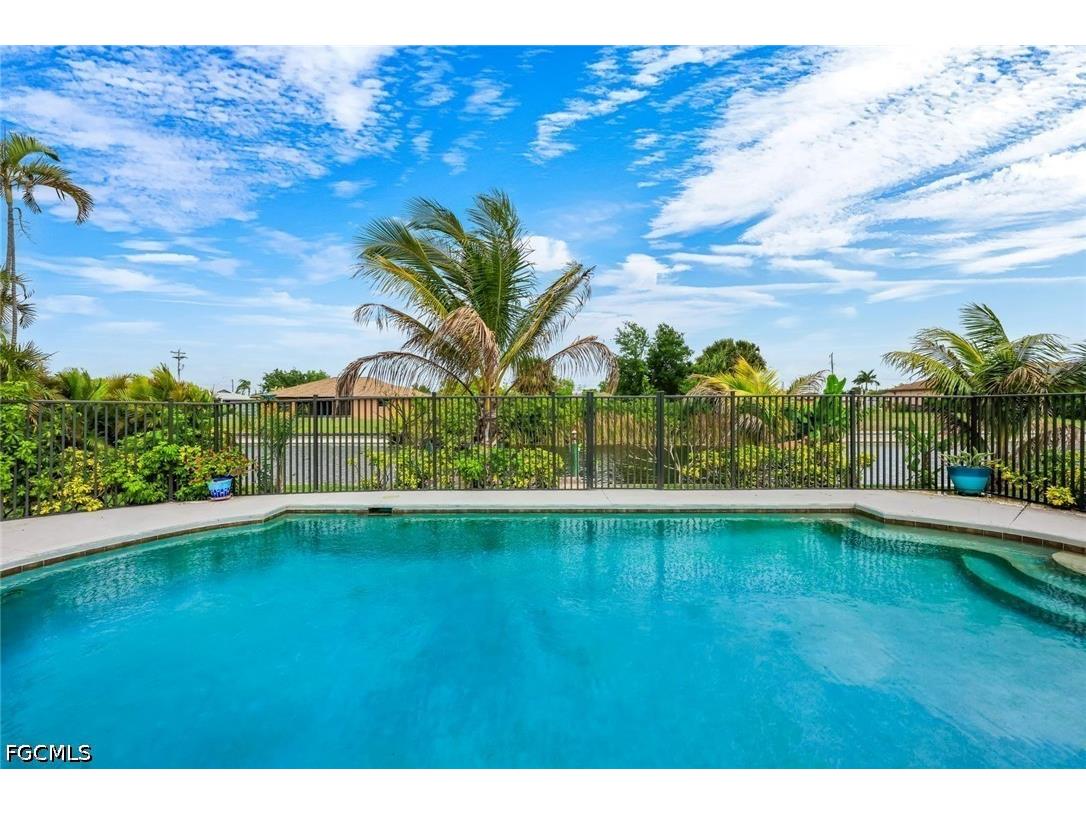 713 SW 39th Terrace Cape Coral FL 33914 2026014931 image1