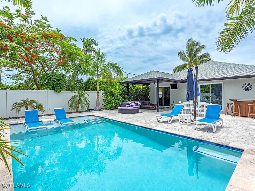 714 109th Avenue N Naples FL 34108 225071027 image1