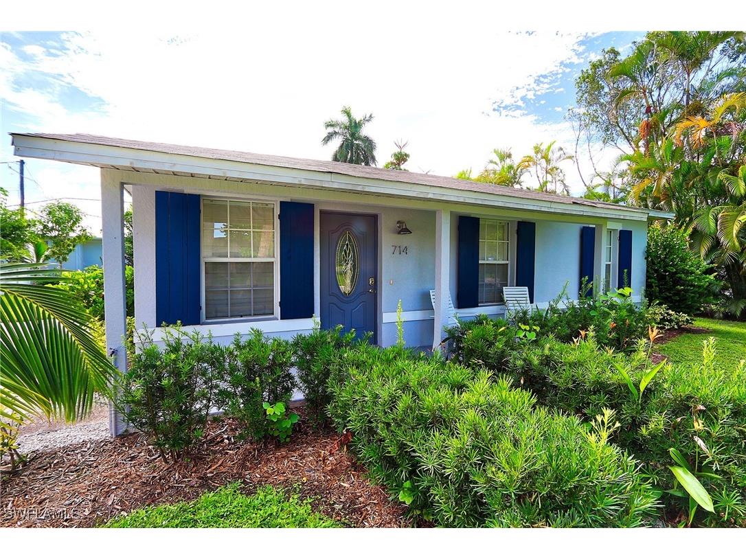 714 11th Street N Naples FL 34102 226000784 image1