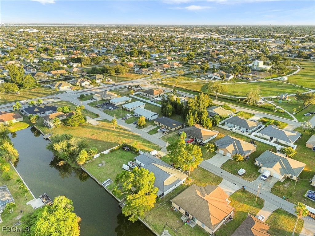 714-712 SE 4th Terrace Cape Coral FL 33990 2025022704 image3