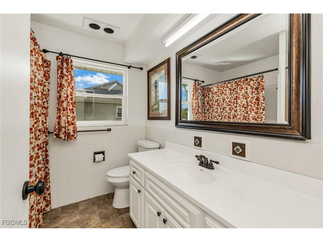 714 SE 43rd Street Cape Coral FL 33904 2025014636 image15