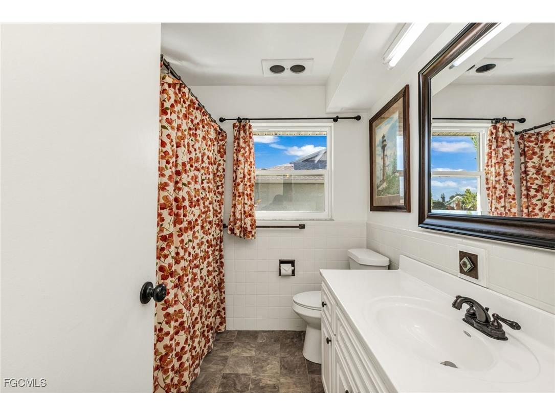 714 SE 43rd Street Cape Coral FL 33904 2025014636 image16