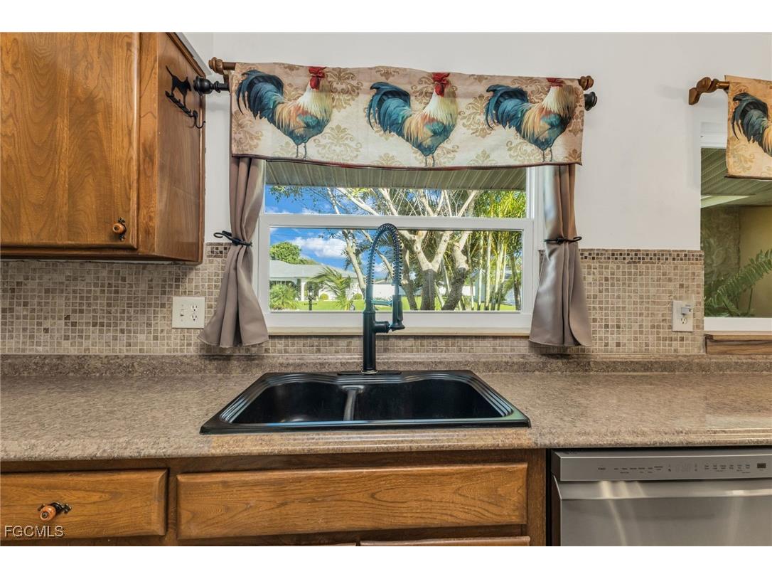 714 SE 43rd Street Cape Coral FL 33904 2025014636 image4