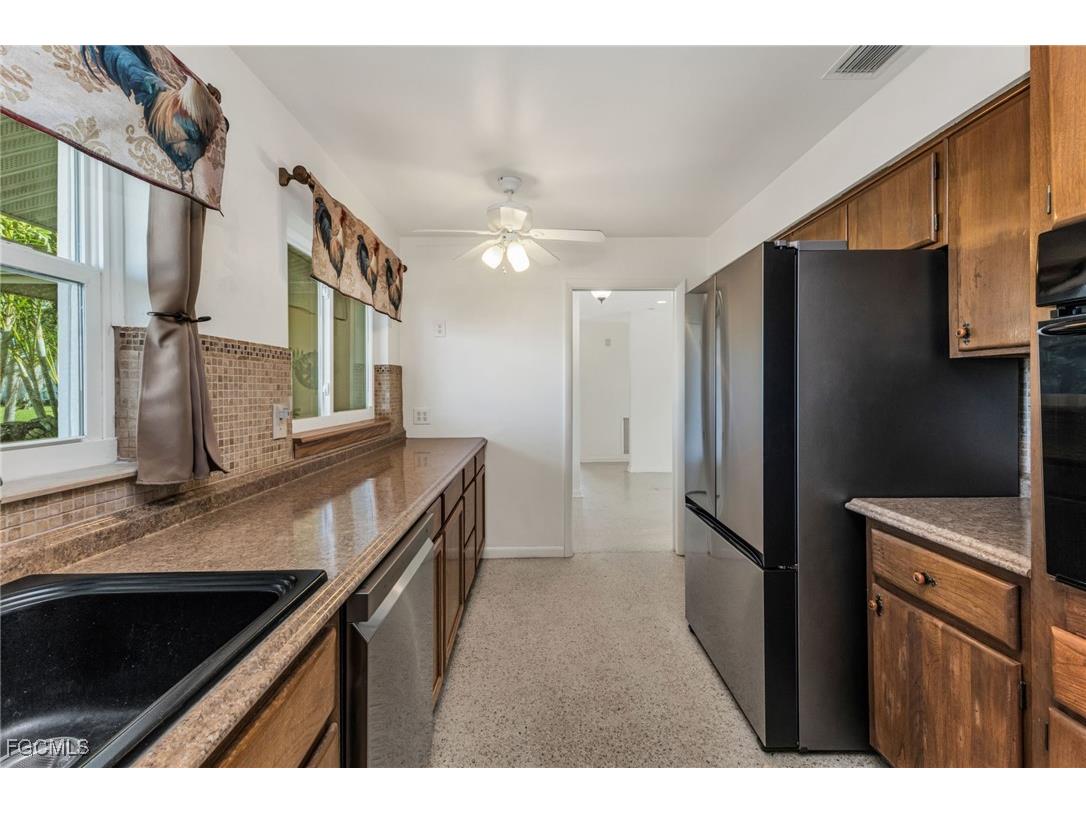 714 SE 43rd Street Cape Coral FL 33904 2025014636 image7