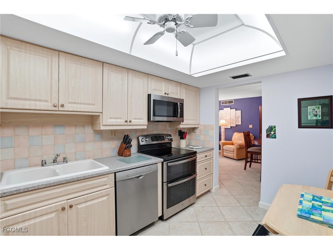 7146 Estero Boulevard #212 Fort Myers Beach FL 33931 2025013105 image14